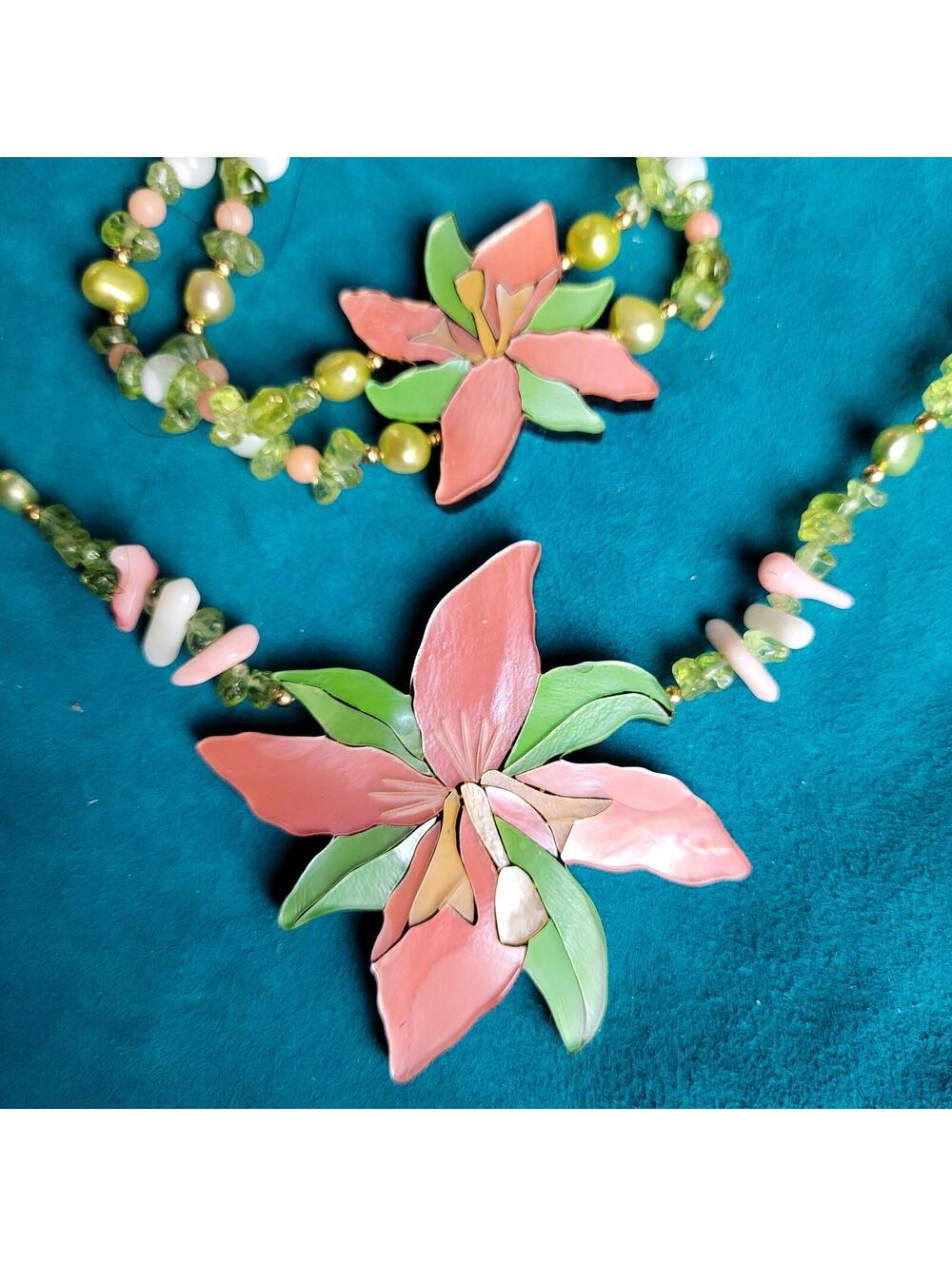 Lee Sands Vintage Mosaic Floral Necklace Bracelet Set Pink Hibiscus Flower